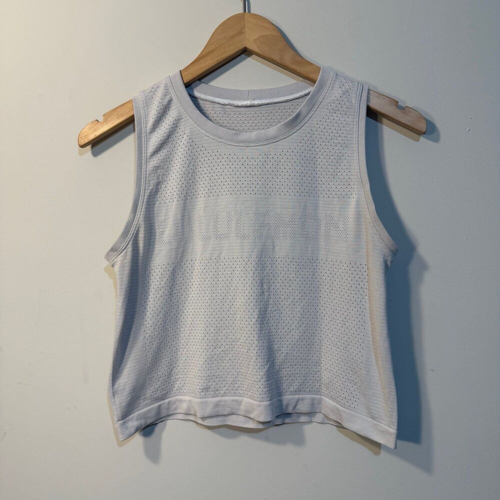 Lululemon Breeze by Muscle Crop top tank, fits like a women’s medium